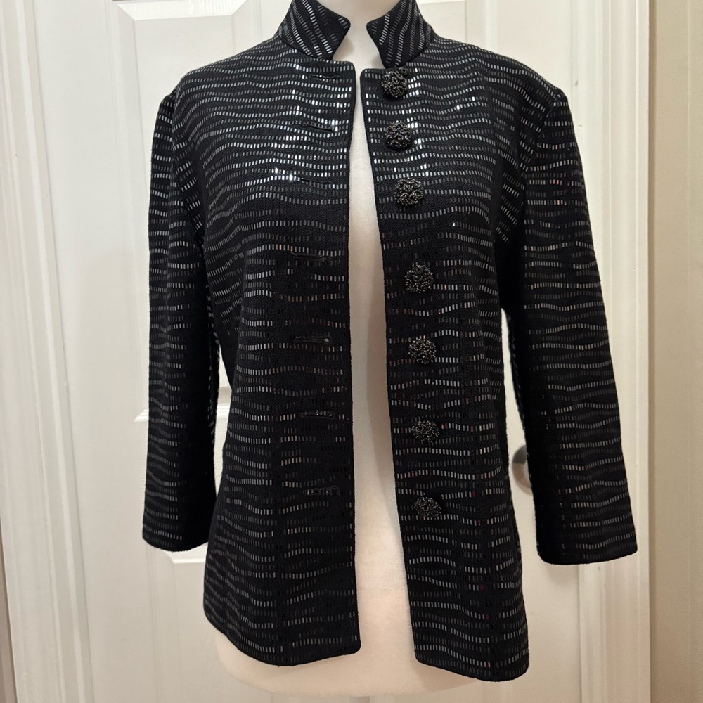 St. John  Black Textured Open-Front Blazer  Embellished Buttons Size 2